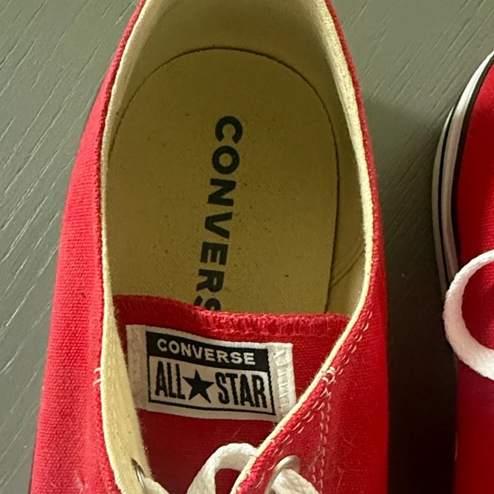 Men’s Red Converse Size 11 - Picture 2 of 5